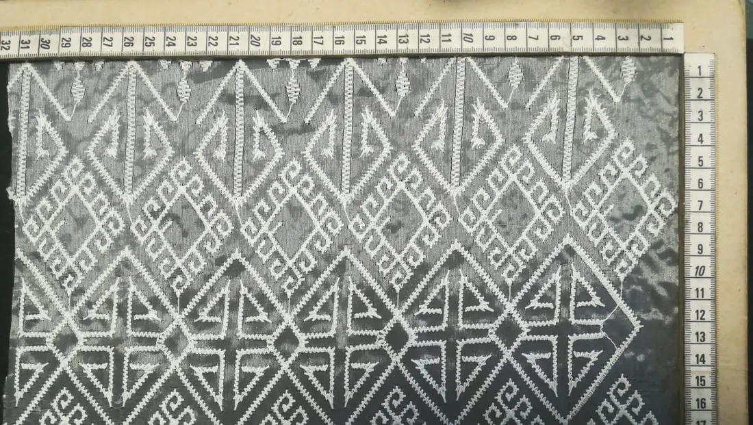 Beyaz Organze Brode Kumaş, 145 cm