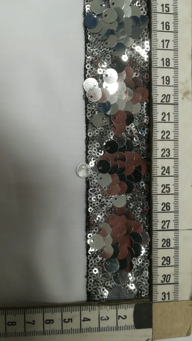 Siyah Tül Üzeri Gümüş Pullu Bant, 3.5 cm