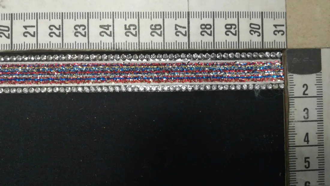 Saks-Kırmızı Simli Taşlı Kadife Bant, 1.5 cm