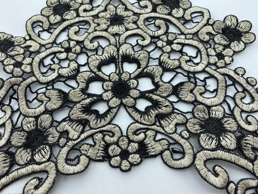 Siyah Krem Güpür Brode Yaka Bant - 35 cm (2853)