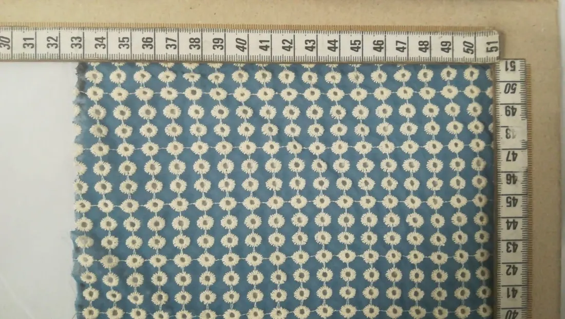 Mavi-Beyaz Şifon Üzeri Pamuk Polyester Brode
