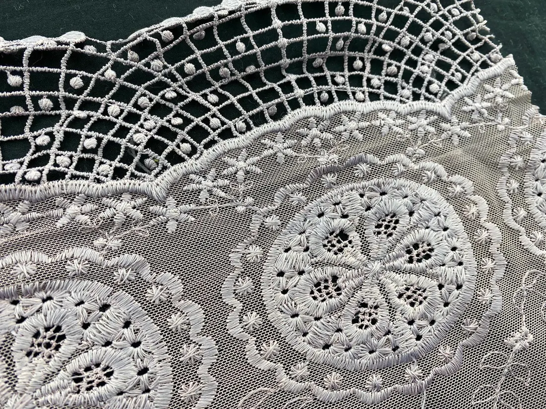 Soğan Renkli Mat Tül Üzeri Polyester Brode