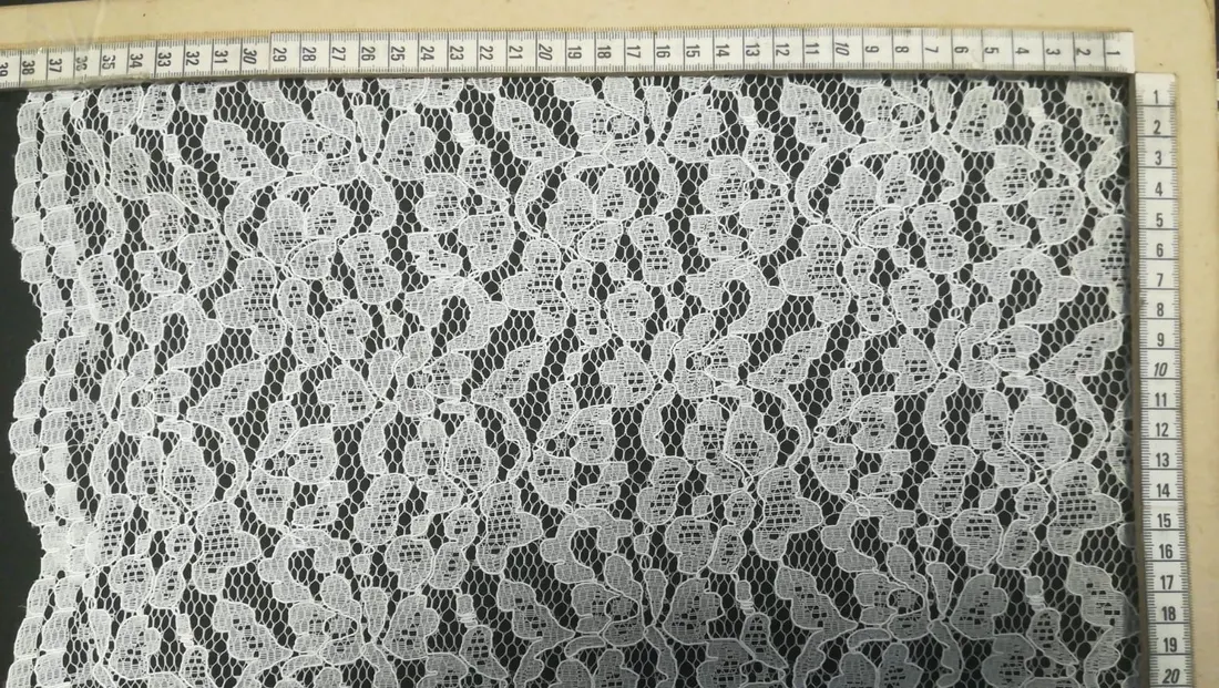 145 cm Genişliğinde Ham Kordlu Polyester Dantel