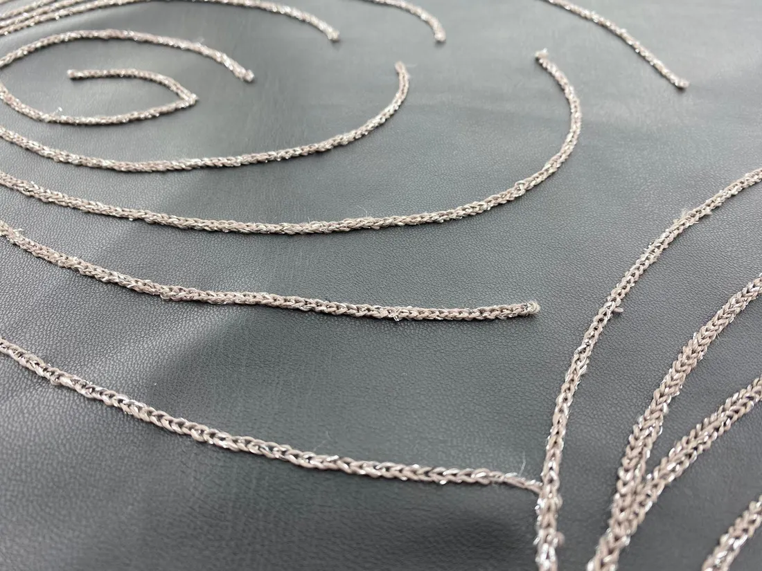 Kumaş · Yerli · Lez · Polyester · Deri · Nakışlı · Siyah · 150 Cm