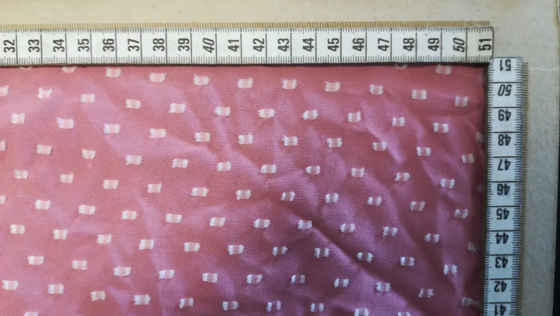 Kumaş Yerli Lez Viscon Polyester Pembe Zemin Beyaz Puanlı 150 CM