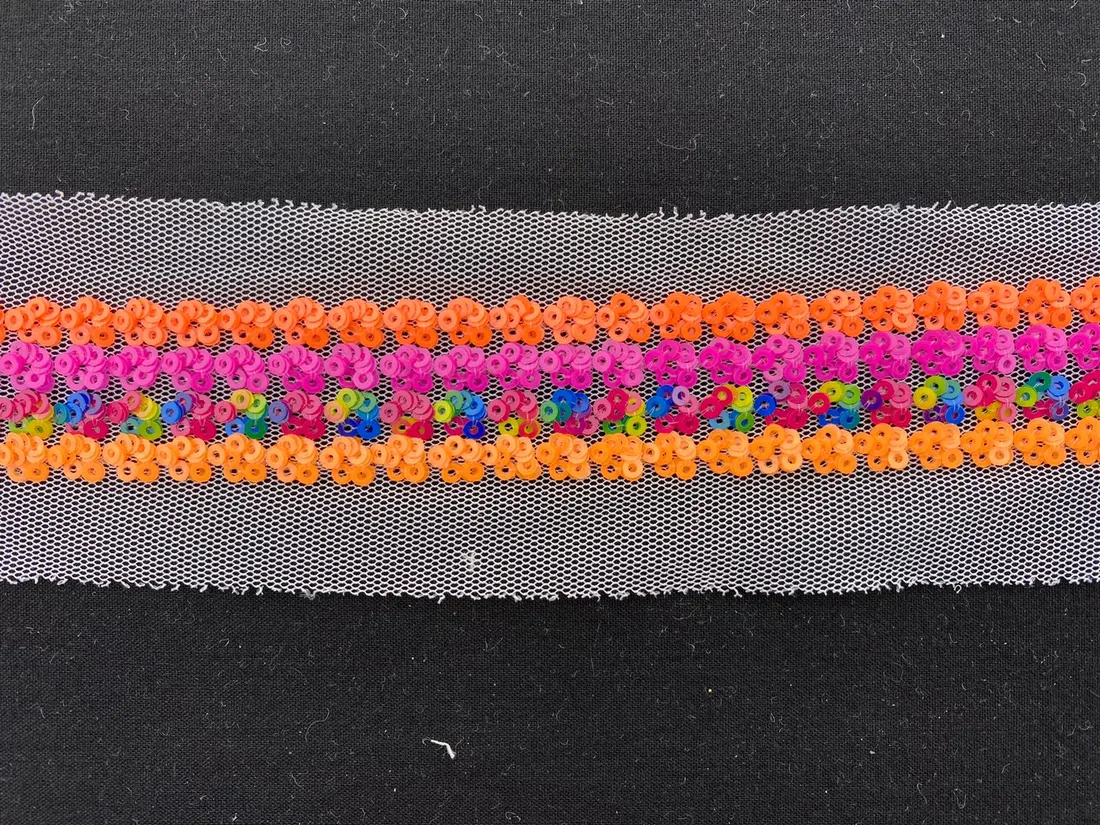 Beyaz Mesh Tül Üzeri Neon Multicolor Pullu Bant, 2.5 cm