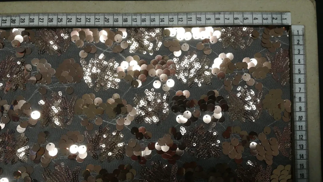 Şampanya Pullu Likralı Tül Kumaş, 130 cm