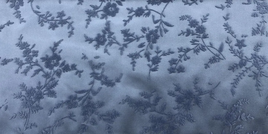 Lila Mat Polyester Flok Baskı Saten Kumaş