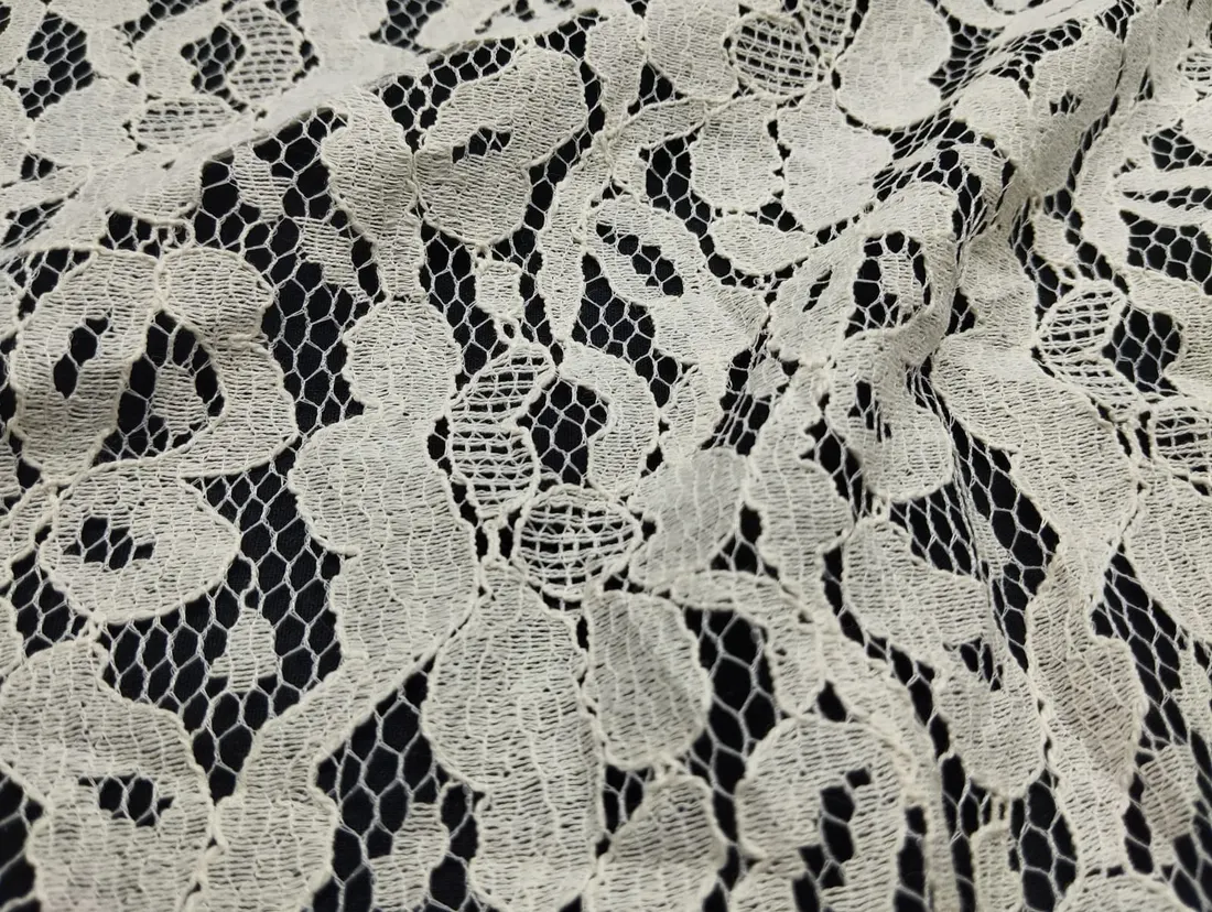 6198 Dantel · Yerli · Lez · Pamuk Polyester · Kordsuz · Fikse · 160 Cm