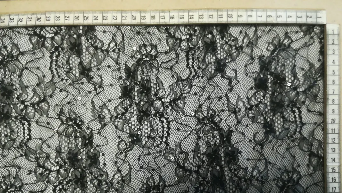 Dantel · İthal · Lez · Naylon · Pullu · Si̇yah · 140 Cm
