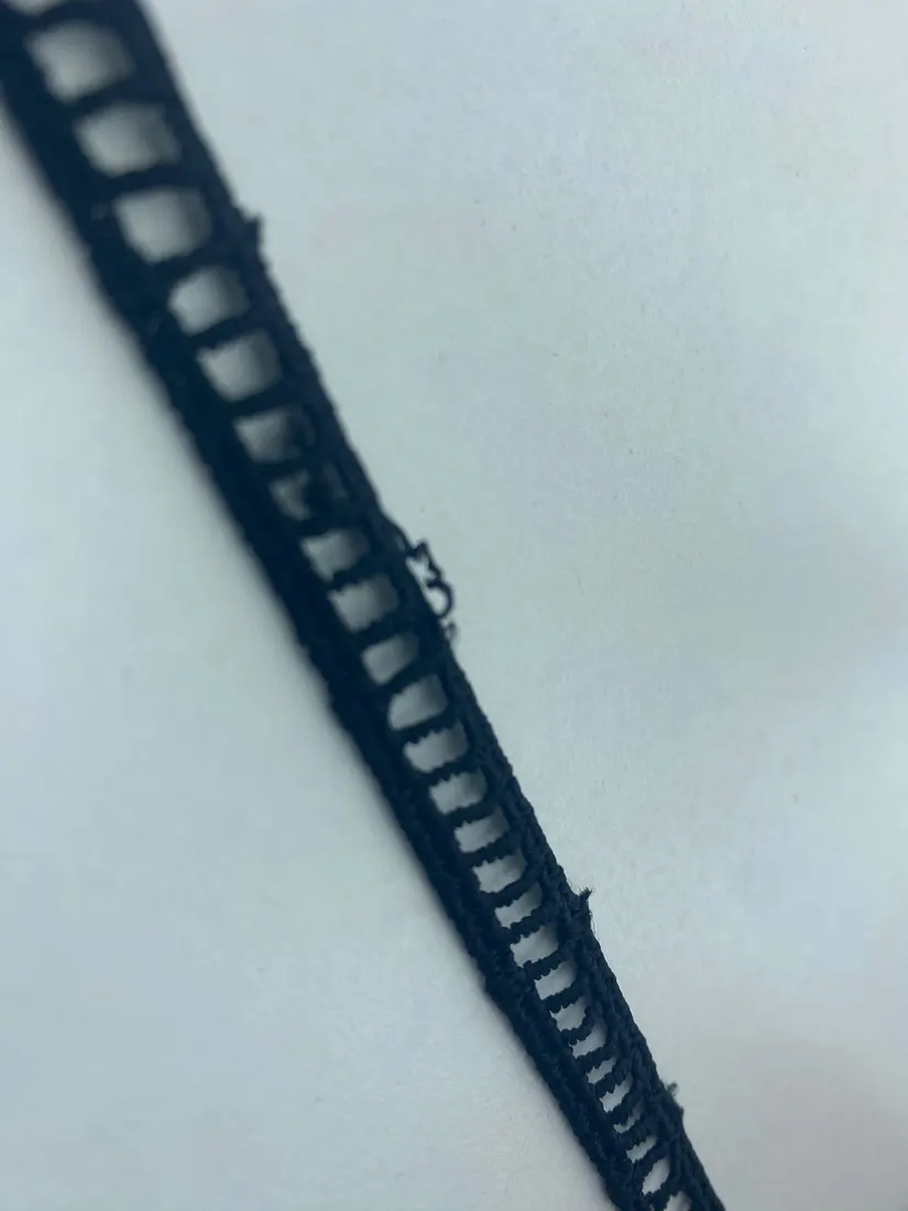 Siyah Merdven Desenli 2. Kalite Mat Polyester Güpür Brode Bant - 1 cm