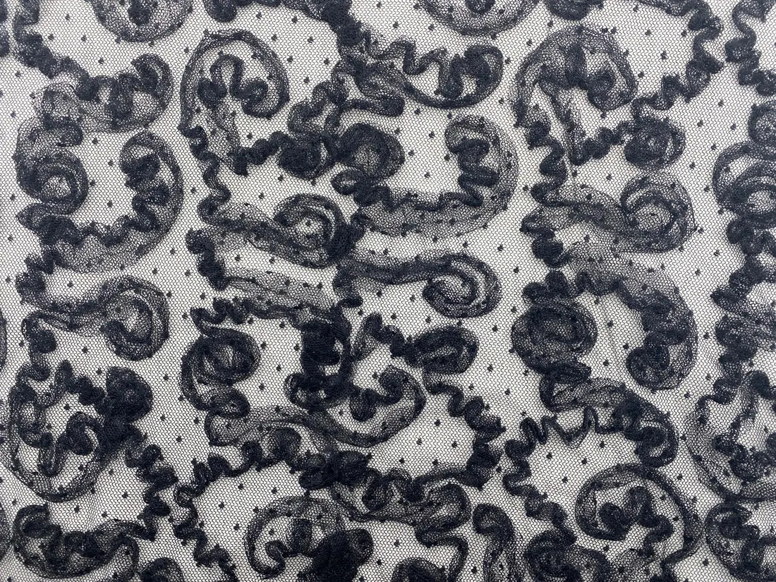 Siyah Süzeneli Tül Üzeri Polyester Kumaş