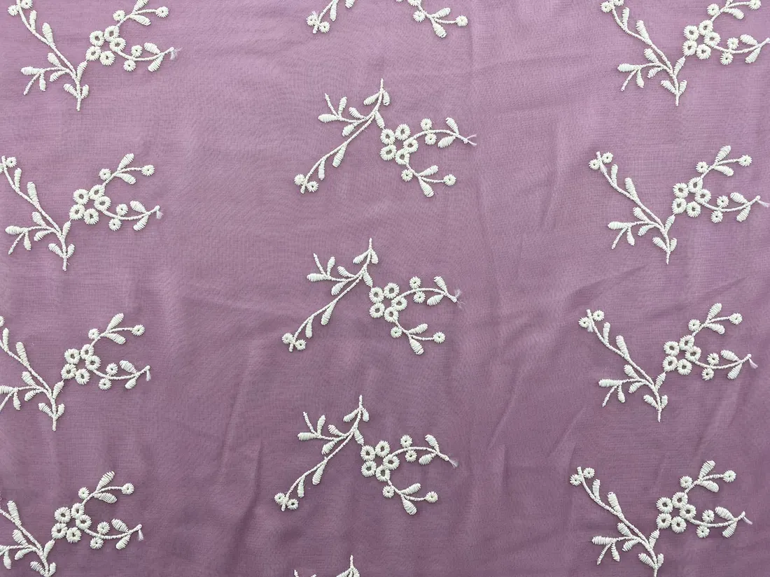 Pamuk Polyester Krem İplikli Şifon Brode, 150 cm