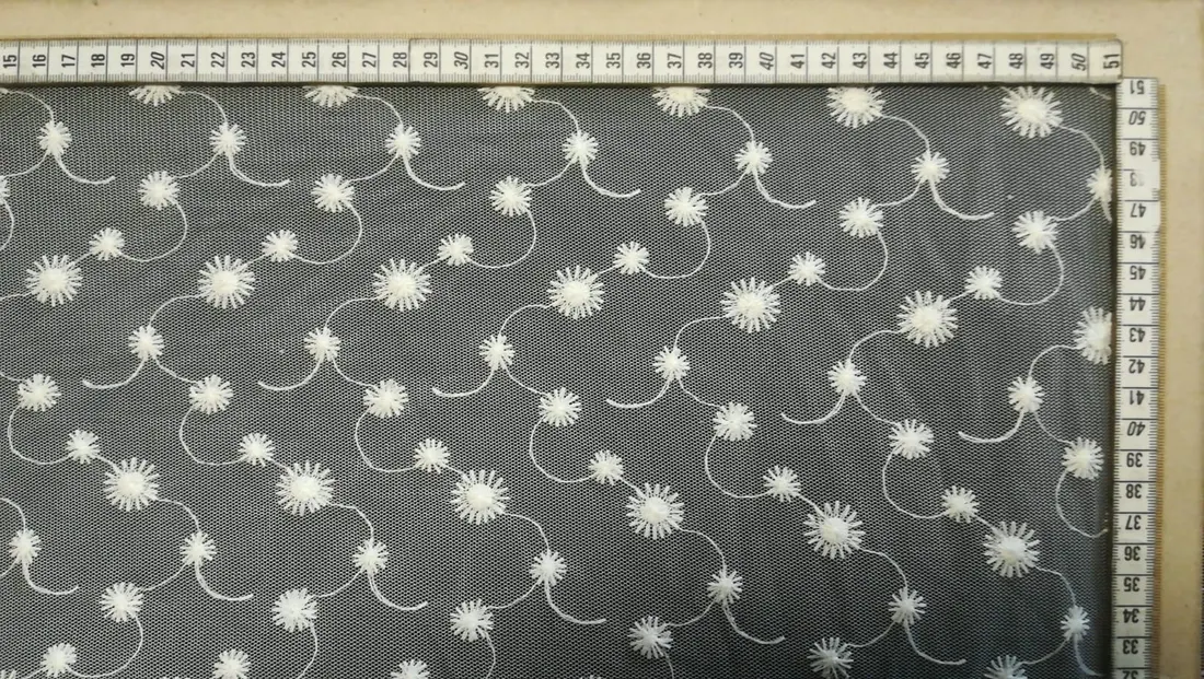 10452 Brode · Yerli̇ · Lez · Tül Üzeri̇ · Mat Polyester · Ham · 140 Cm