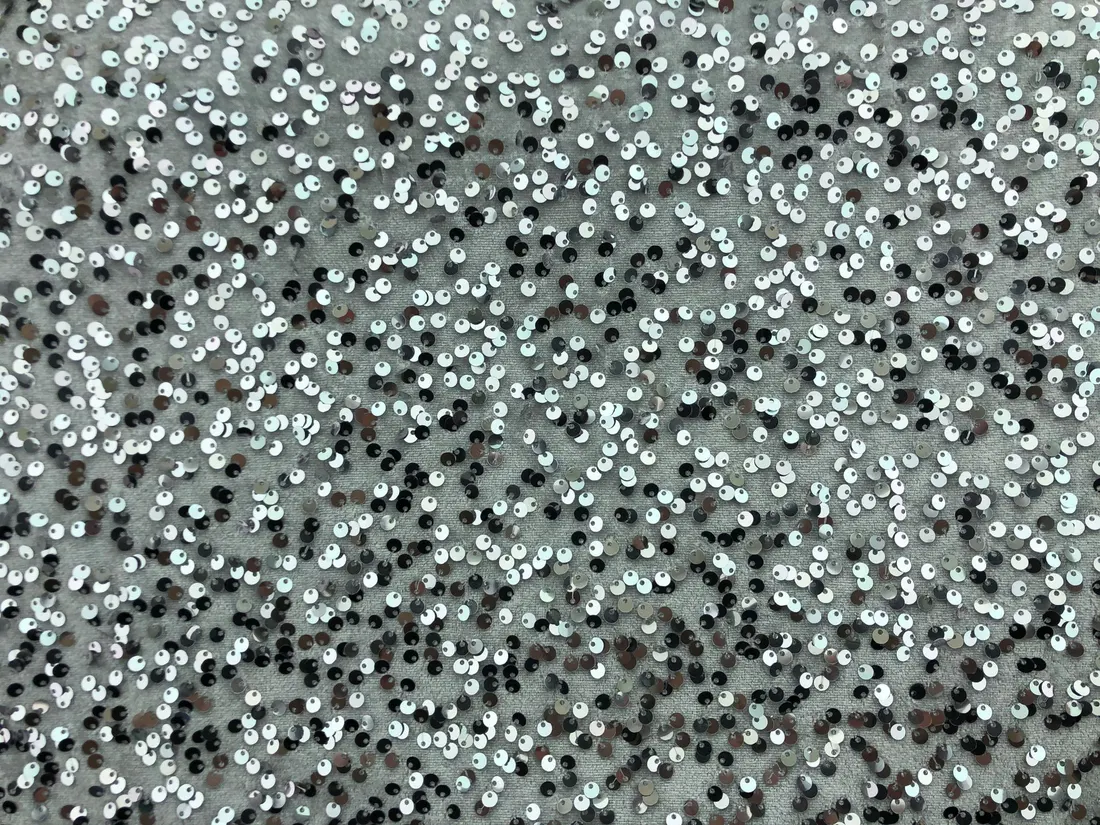 9173 Kadi̇fe Pullu Kumaş · İthal · Lez · Dağinik Pullu · Gri̇ Zemi̇n · Gümüş Pullu · 130 Cm