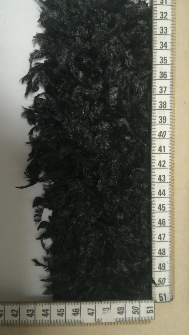 Siyah Püsküllü Polyester Kumaş
