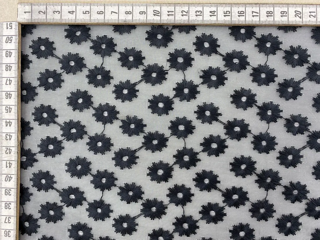 Siyah Organze Üzeri Bohrerli Brode Kumaş, 135 cm
