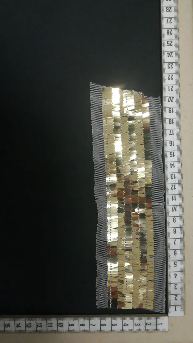 Beyaz Mesh Üzeri Gold Pullu Bant, 3.5 cm