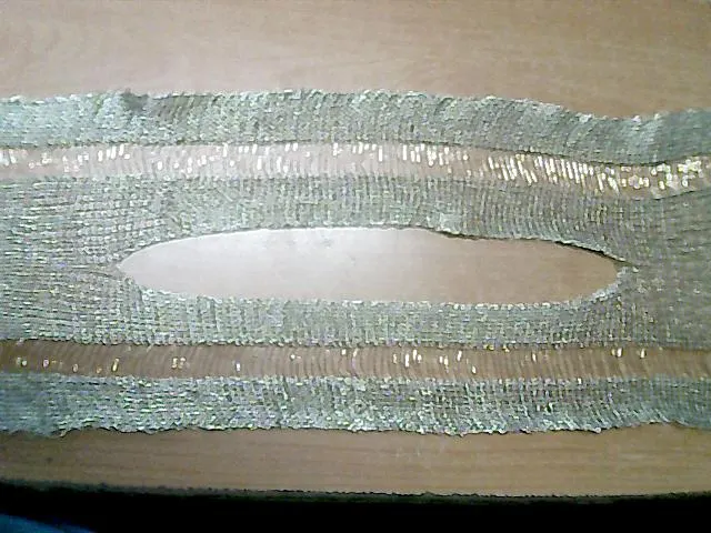 Yaka · İthal · Polyester · Si̇mli̇ · Gold