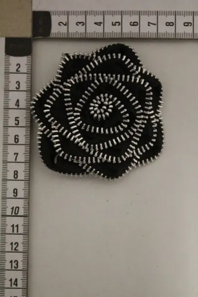 Siyah Metal Dişli Broş
