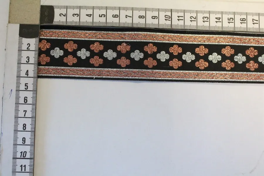 Parıltılı Siyah Şerit