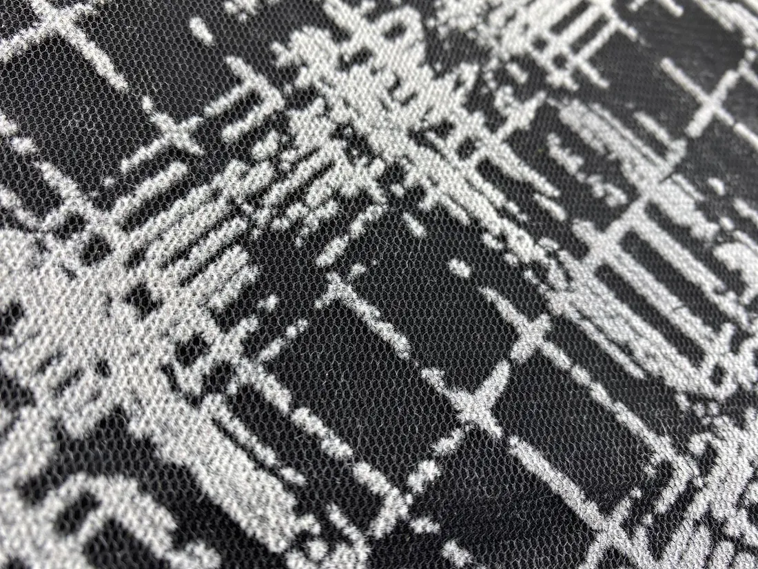 Siyah Zemin Beyaz Flok Baskılı Tül - Yerli Polyester (8704)