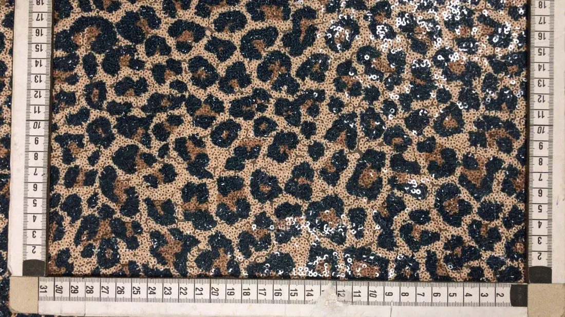 6236 Kumaş · İthal · Lez · Pullu · Di̇ji̇tal Baski · 1050191963 · Leopar