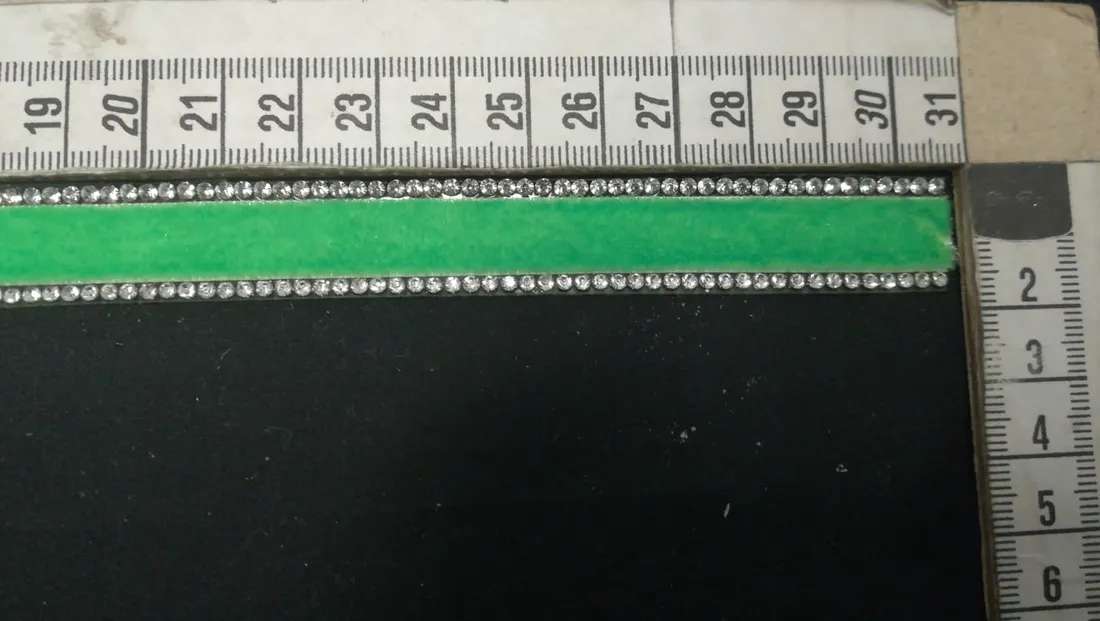 Neon Yeşil Kadife Taşlı Bant, 1.5 cm