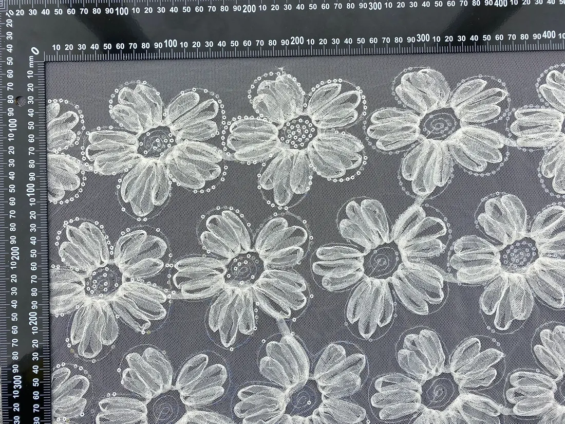 21022 Brode · İthal · Lez · Polyester · Pullu · Lace · Ekru · 125 Cm