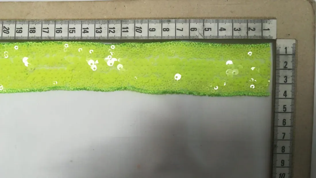 Neon Yeşil Pullu Şerit Bant, 4 cm