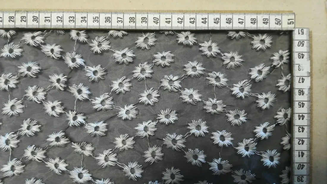 7857 Brode · Yerli · Lez · Siyah Organze Üzeri · Polyester · Ham · 125 Cm