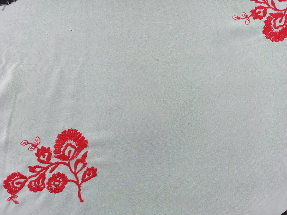 Kırmızı Nakışlı Off White Şifon Kumaş