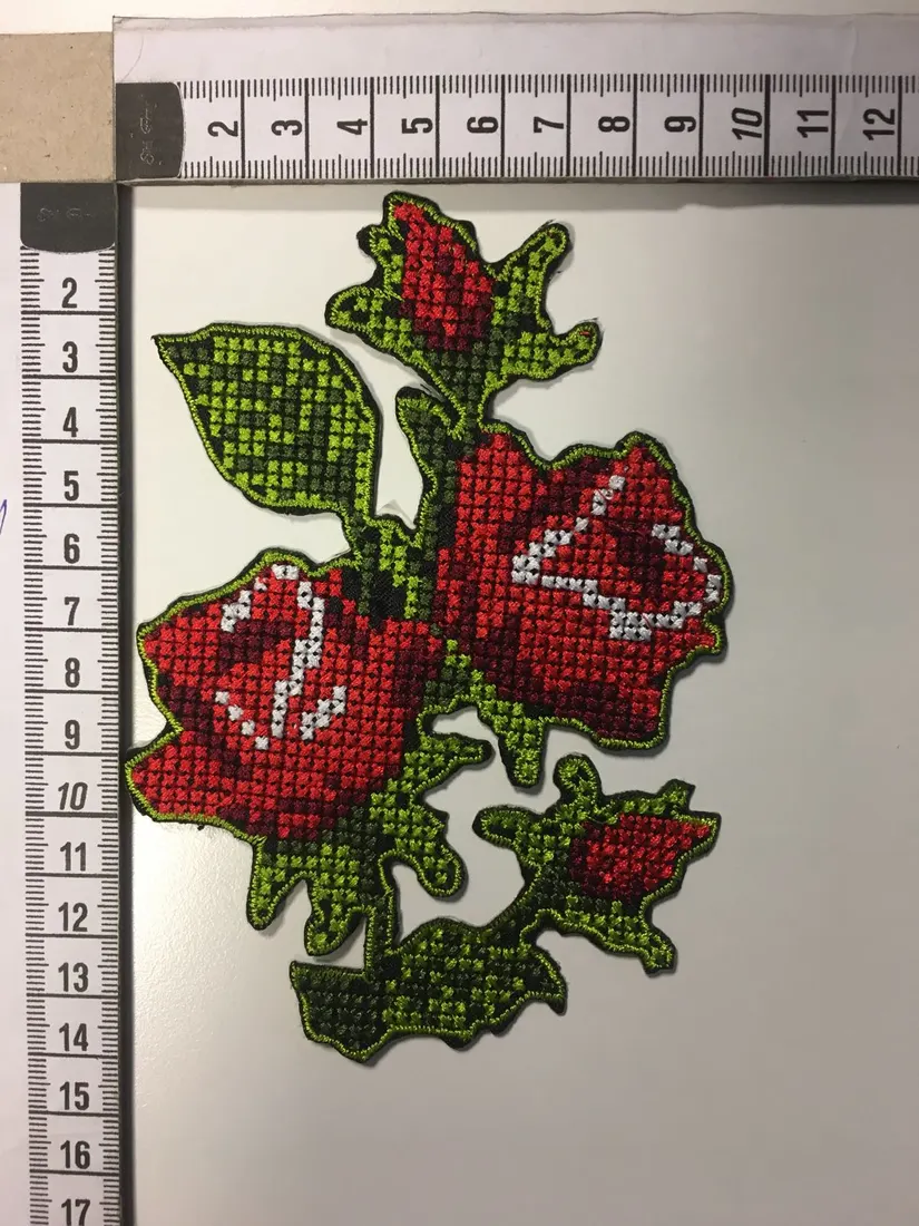 Kırmızı ve Yeşil Nakışlı Polyester Aplik