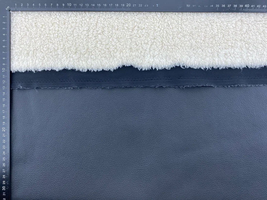 Kumaş · İthal · Lez · Polyester · Poliüretan · Deri Kuzu Kürk · Siyah Deri · Krem Kürk · 150 Cm