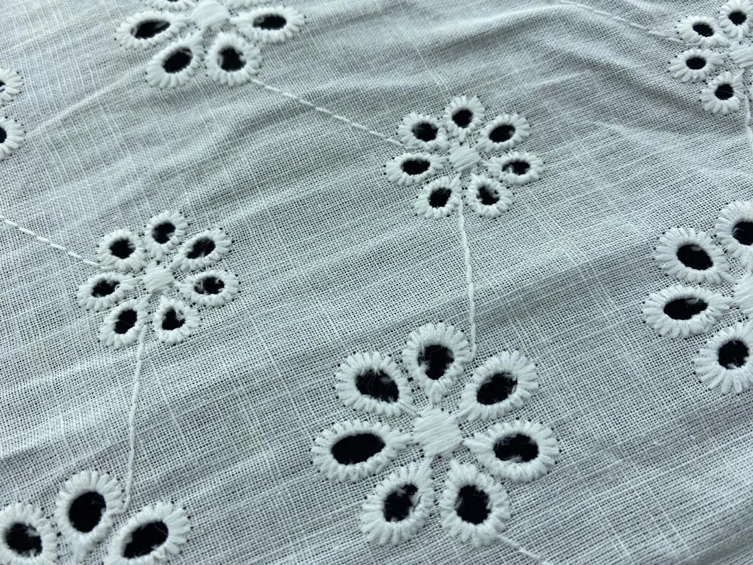 Ekru Flamlı Keten Pamuk Polyester Brode Kumaş - 135 cm