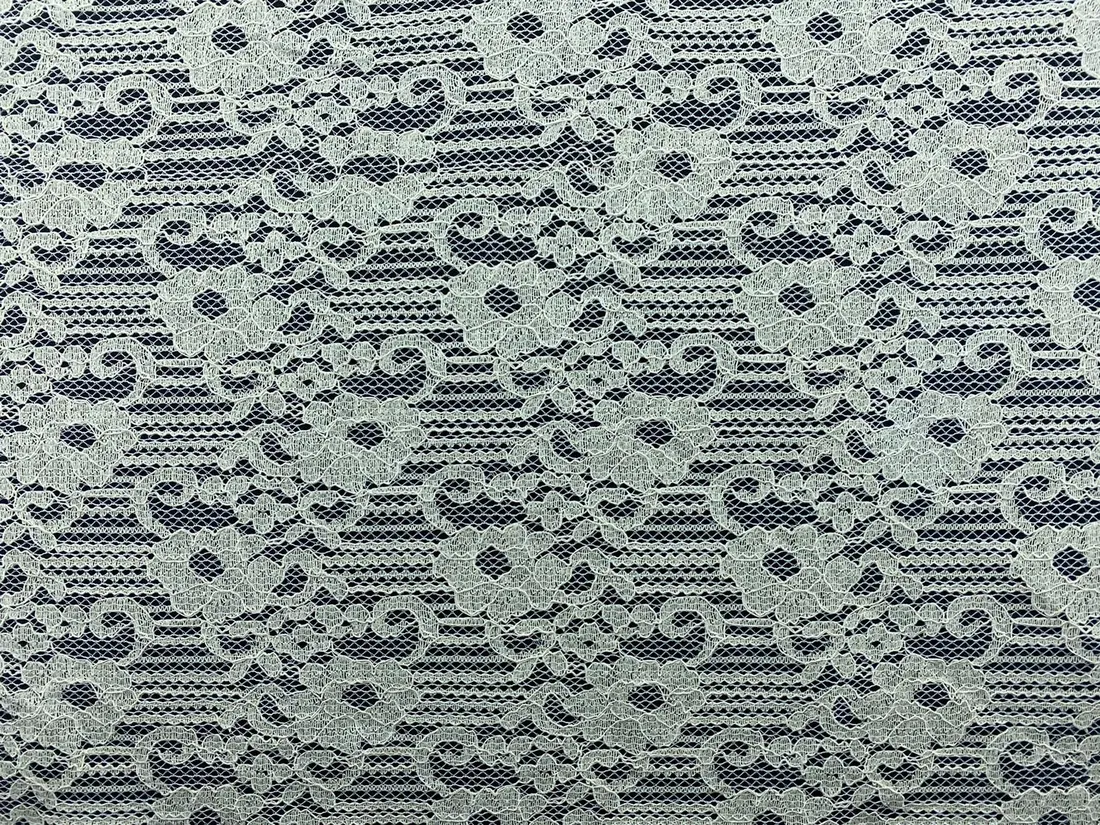 Fiksasyon İşlemli Pamuk Polyester Dantel Kumaş, 148 cm