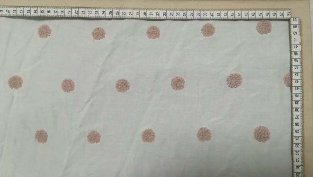 Beyaz Zeminli Pudra Ponponlu Viskon Polyester Kumaş, 145 cm