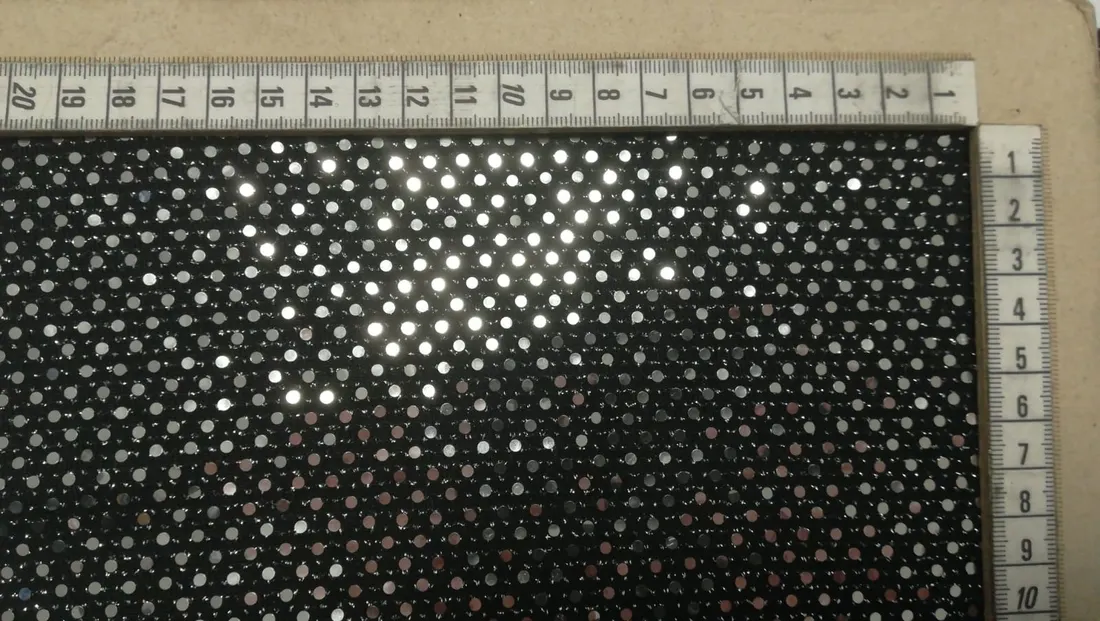 9775 Buzy Kumaş · İthal · Lez · Polyester · Aynalı · Siyah-gümüş · 135 Cm