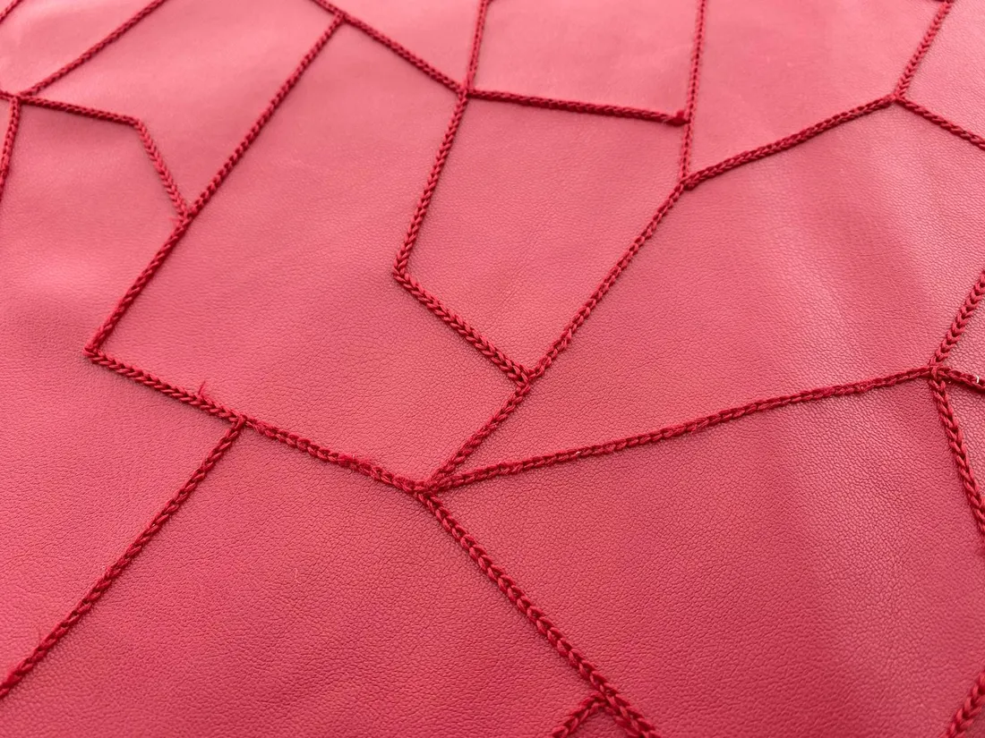 Kumaş · Yerli̇ · Lez · Polyester · Deri̇ · Nakişli · Kirmizi · 150 Cm